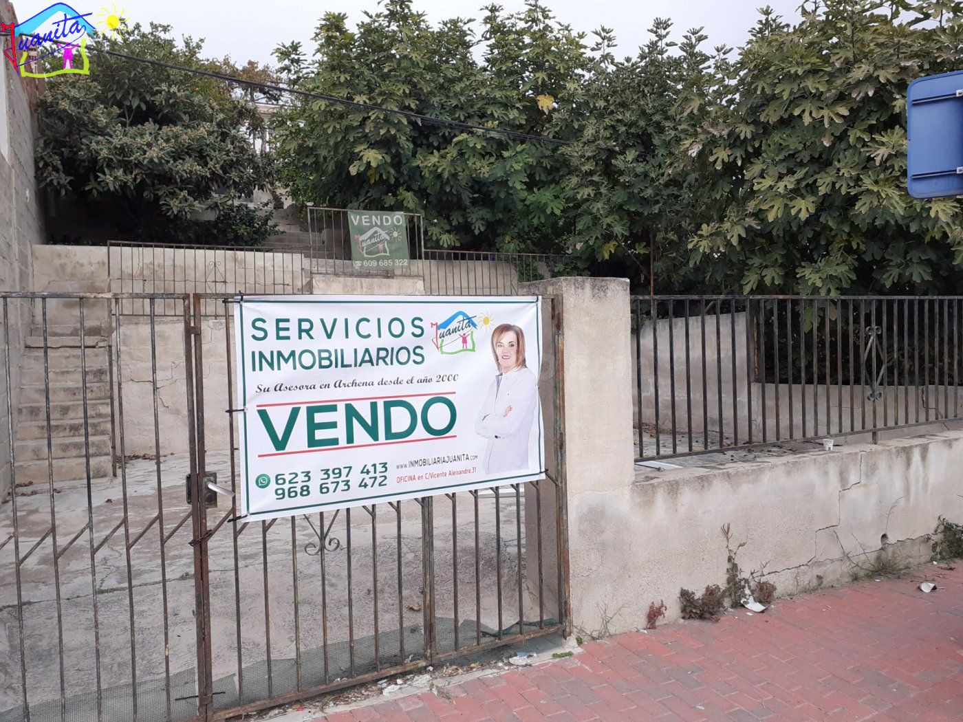 CASA CON PARCELA  A DOS CALLES  EN ARCHENA