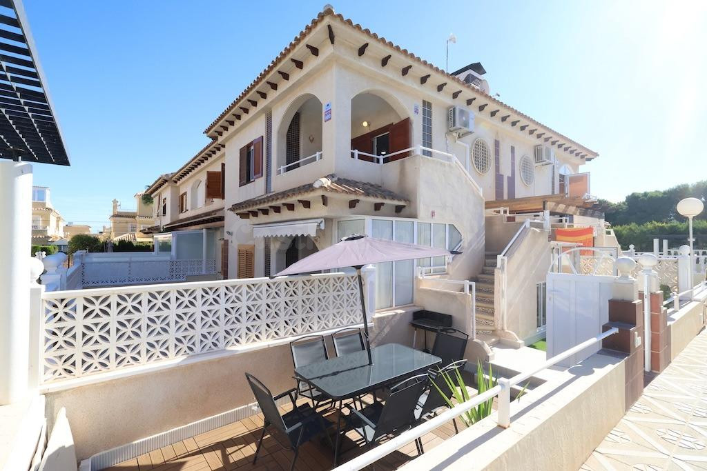 Apartamento en alquiler en Los Balcones. Los Altos del Edén, Torrevieja