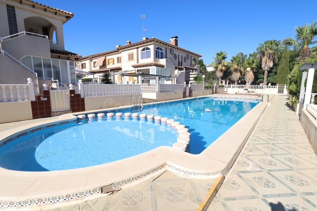 Apartamento en alquiler en Los Balcones. Los Altos del Edén, Torrevieja - foto 2