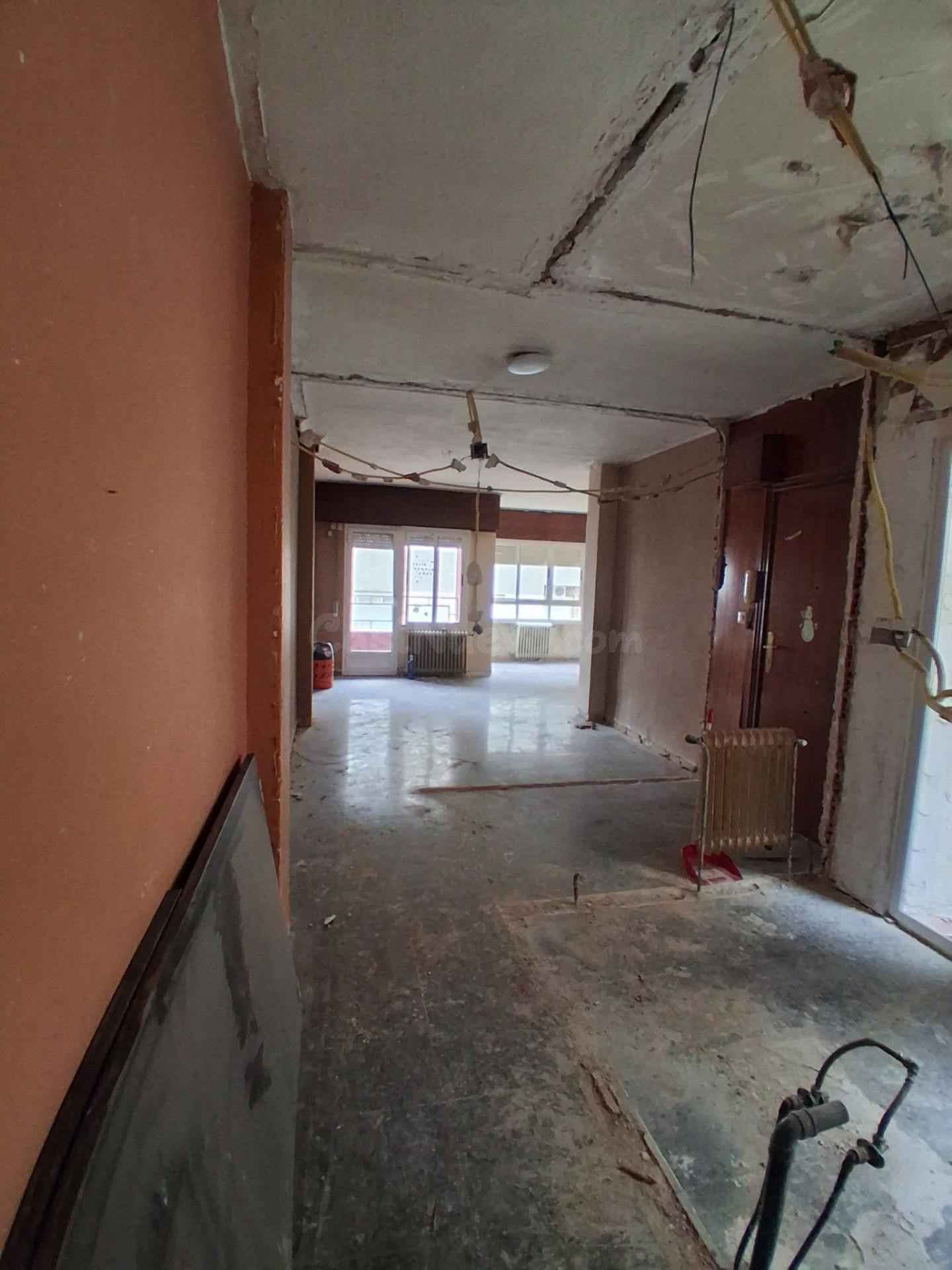 Se vende piso para reformar en centro- Rosario - foto 5