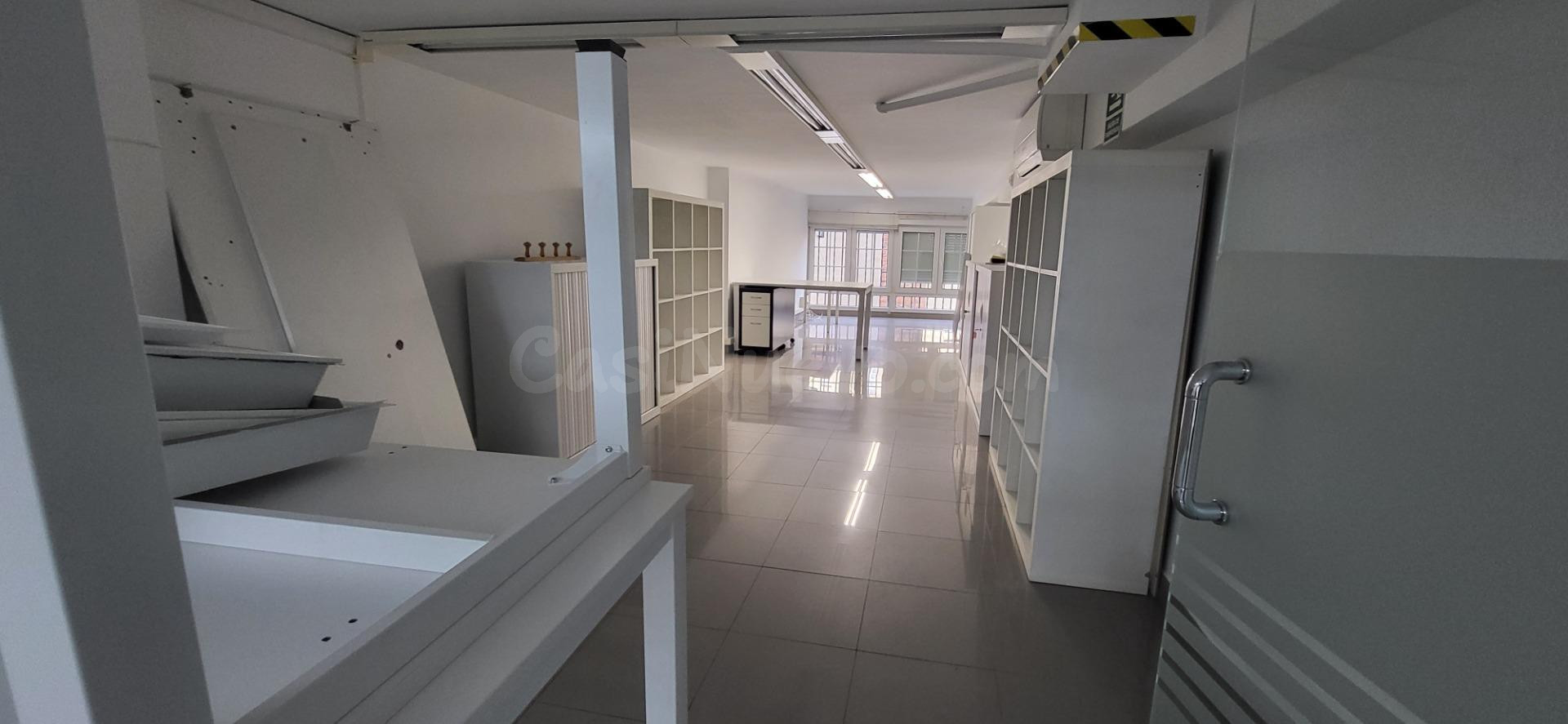 SE ALQUILAN OFICINAS DE DIVERSOS TAMAÑOS, EDIFICIO CÉNTRICO, - foto 3
