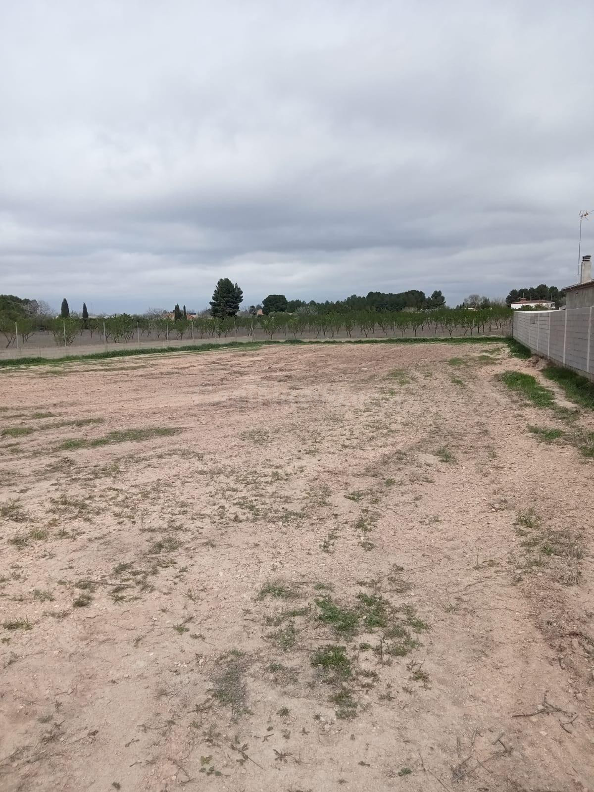 Se vende parcela rústica a un minuto de Albacete