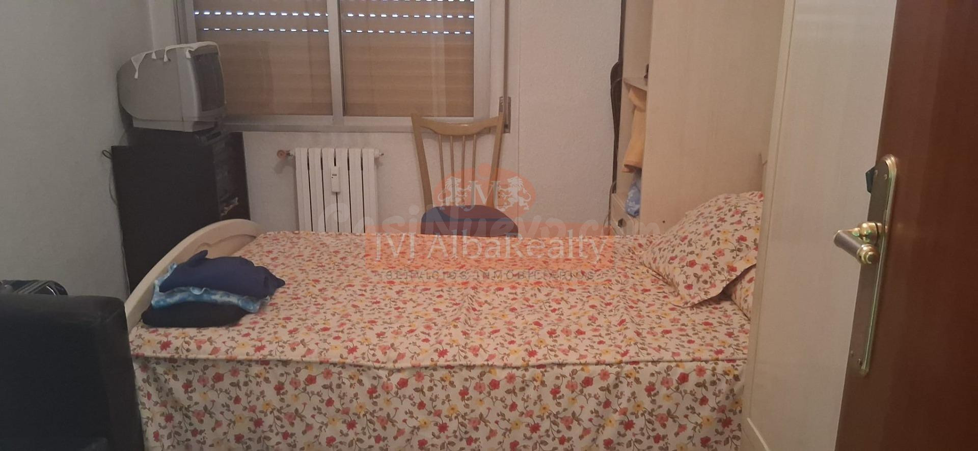 EN VENTA VIVIENDA PARA REFORMAR EN ZONA ENSANCHE CON GARAJE  - foto 5