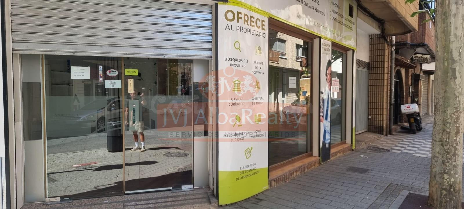 Se alquila local comercial en una zona concurrida - foto 2