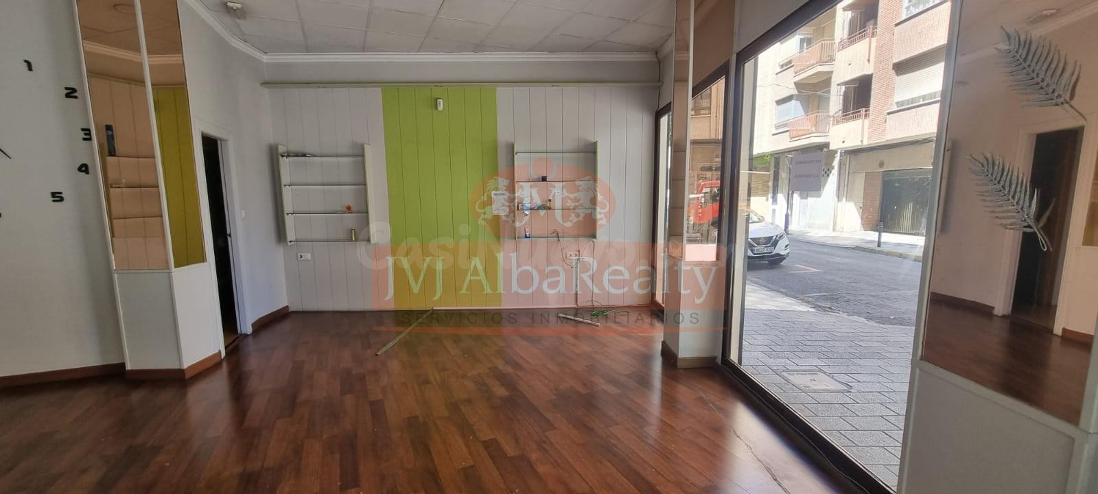 Se alquila local comercial en una zona concurrida - foto 4