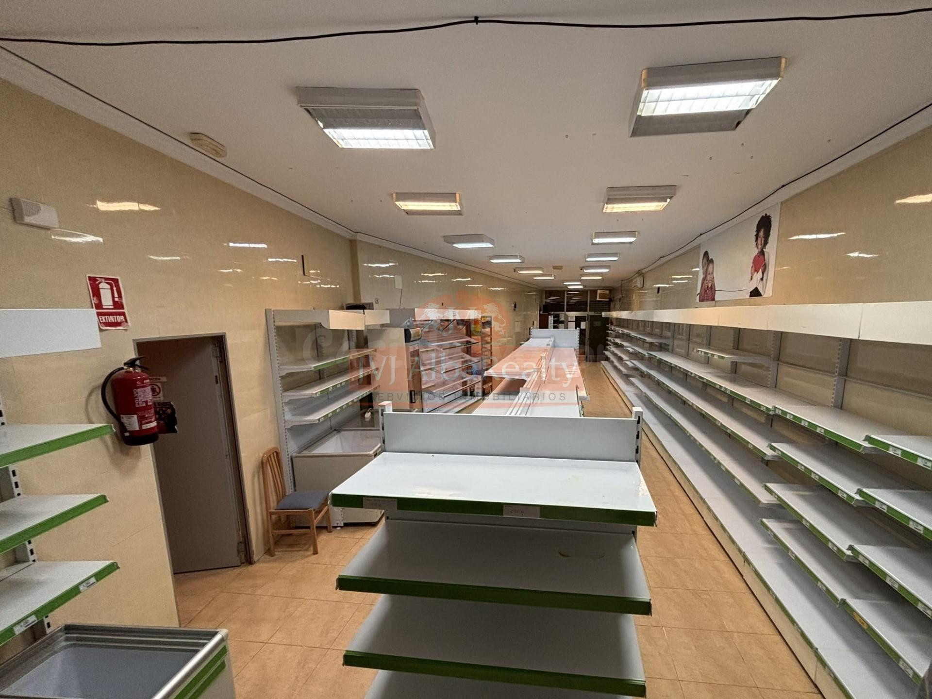 EN VENTA O ALQUILER LOCAL COMERCIAL CON ALMACEN Y COCHERA EN BARRAX