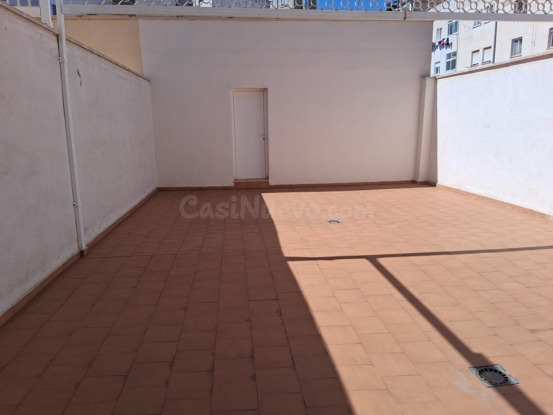 PISO SEMINUEVO A 5 MINUTOS DE AVENIDA ISABEL LA CATOLICA CON
