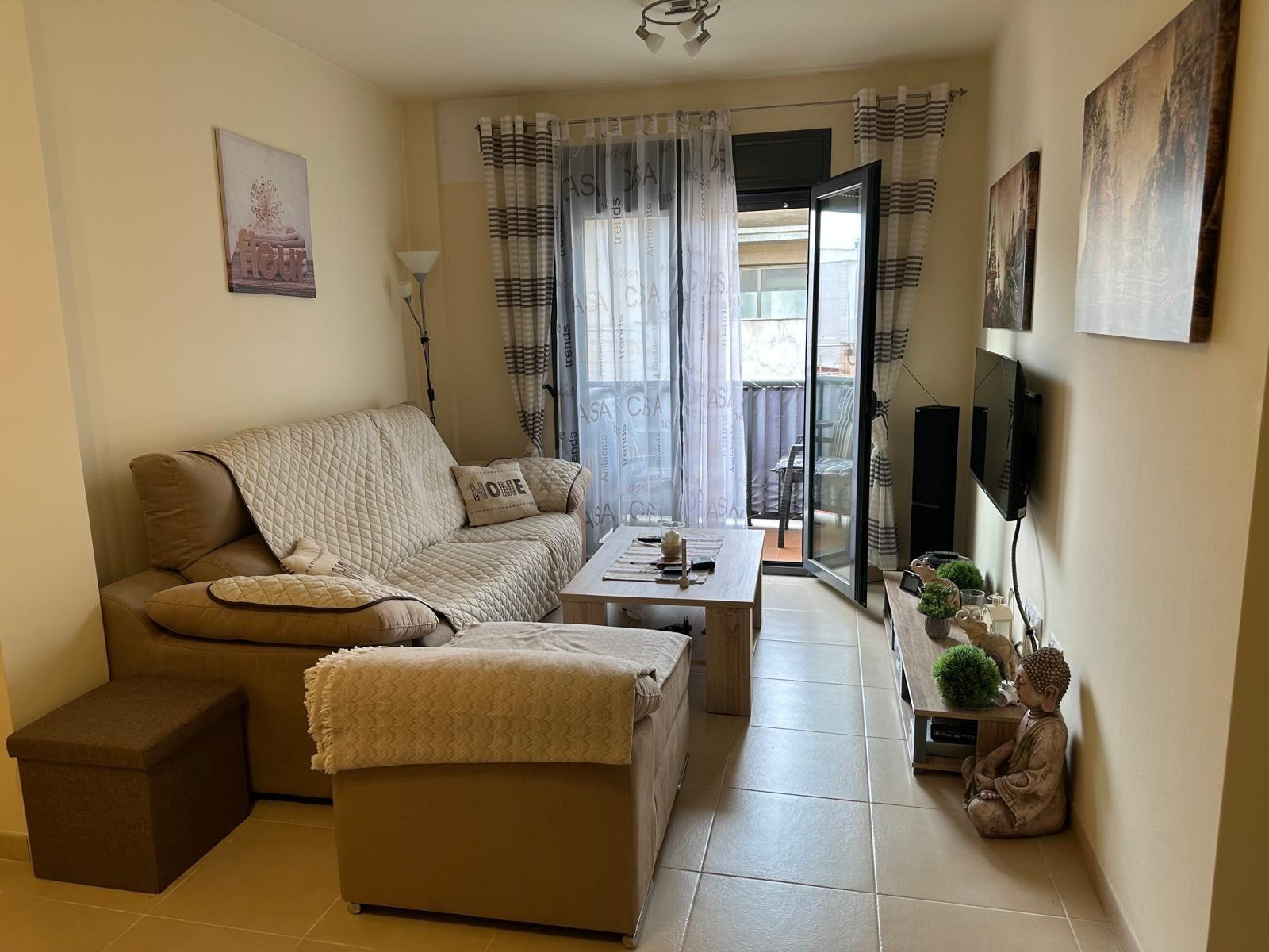 Piso listo para entrar a vivir en Amposta: luminoso, cómodo y con balcón - foto 2