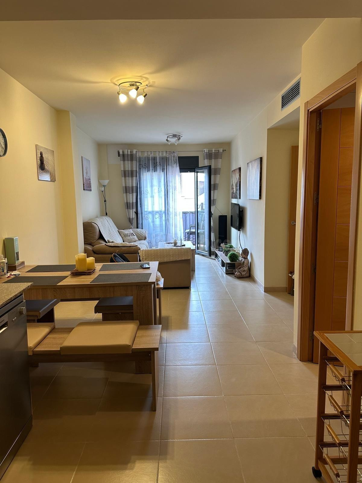 Piso listo para entrar a vivir en Amposta: luminoso, cómodo y con balcón - foto 4