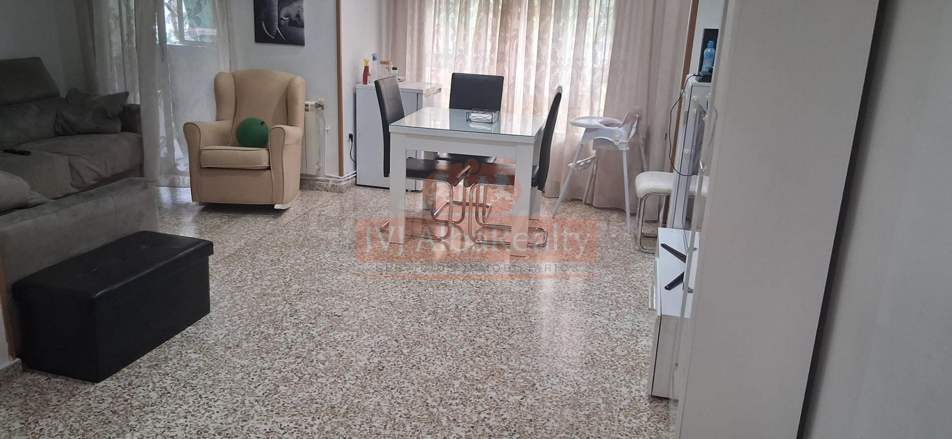 VIVIENDA EN VENTA EN ZONA EL PILAR (PRIMERO SIN ASCENSOR)