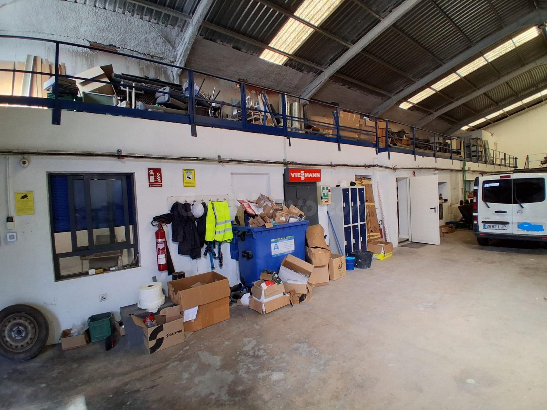 VENTA DE NAVE INDUSTRIAL EN CAMPOLLANO - foto 2