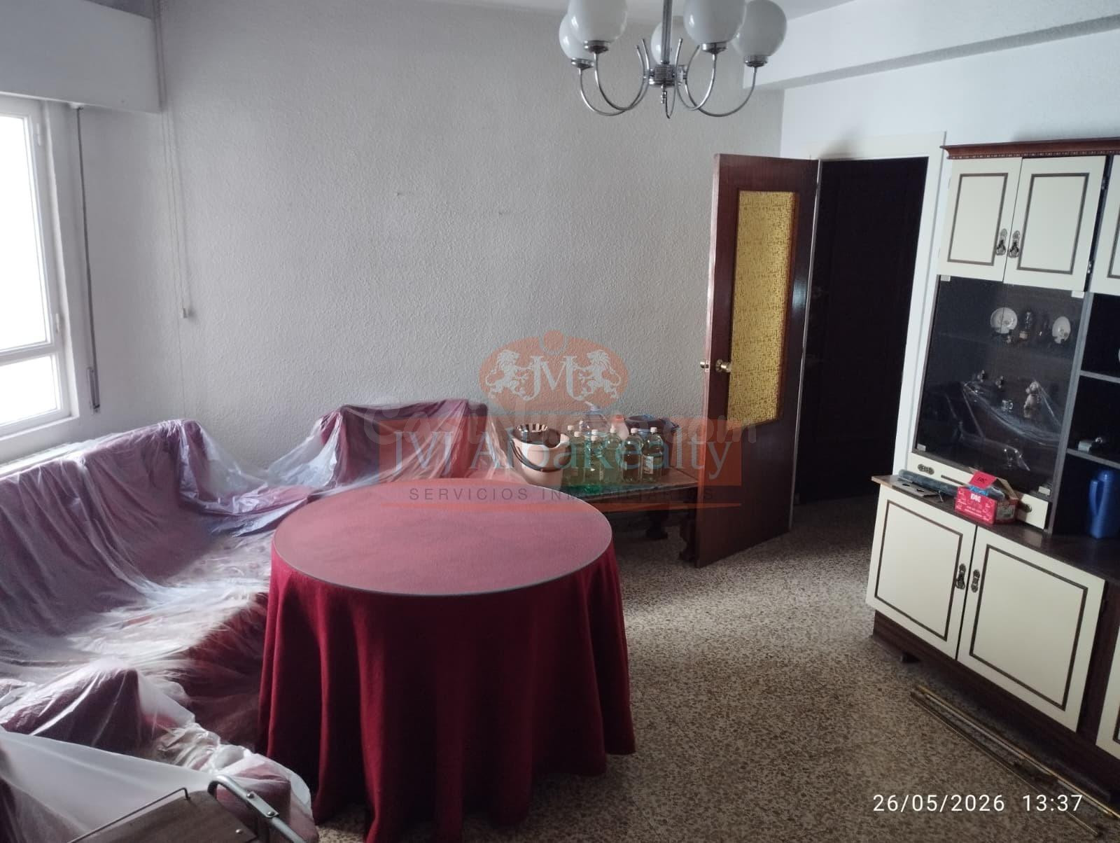 SE VENDE AMPLIA VIVIENDA PARA REFORMAR ZONA EROSKI.