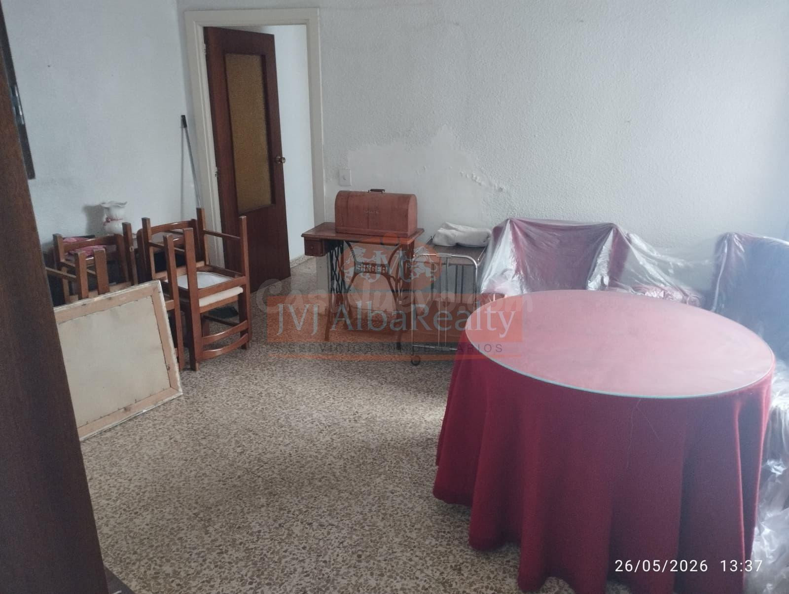 SE VENDE AMPLIA VIVIENDA PARA REFORMAR ZONA EROSKI. - foto 2