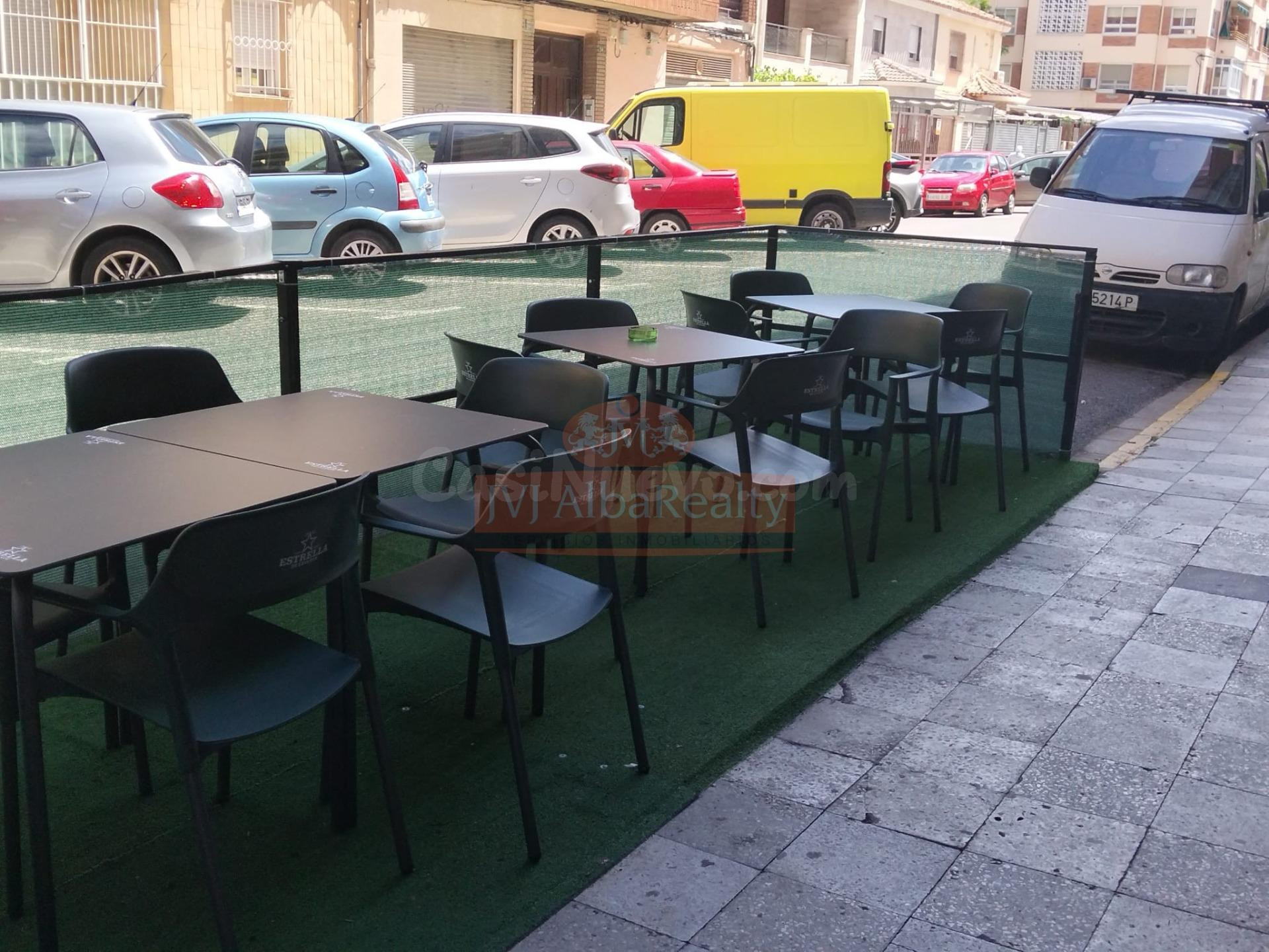 SE VENDE LOCAL DE 80M, ZONA ENSANCHE-CIRCUNVALACION.