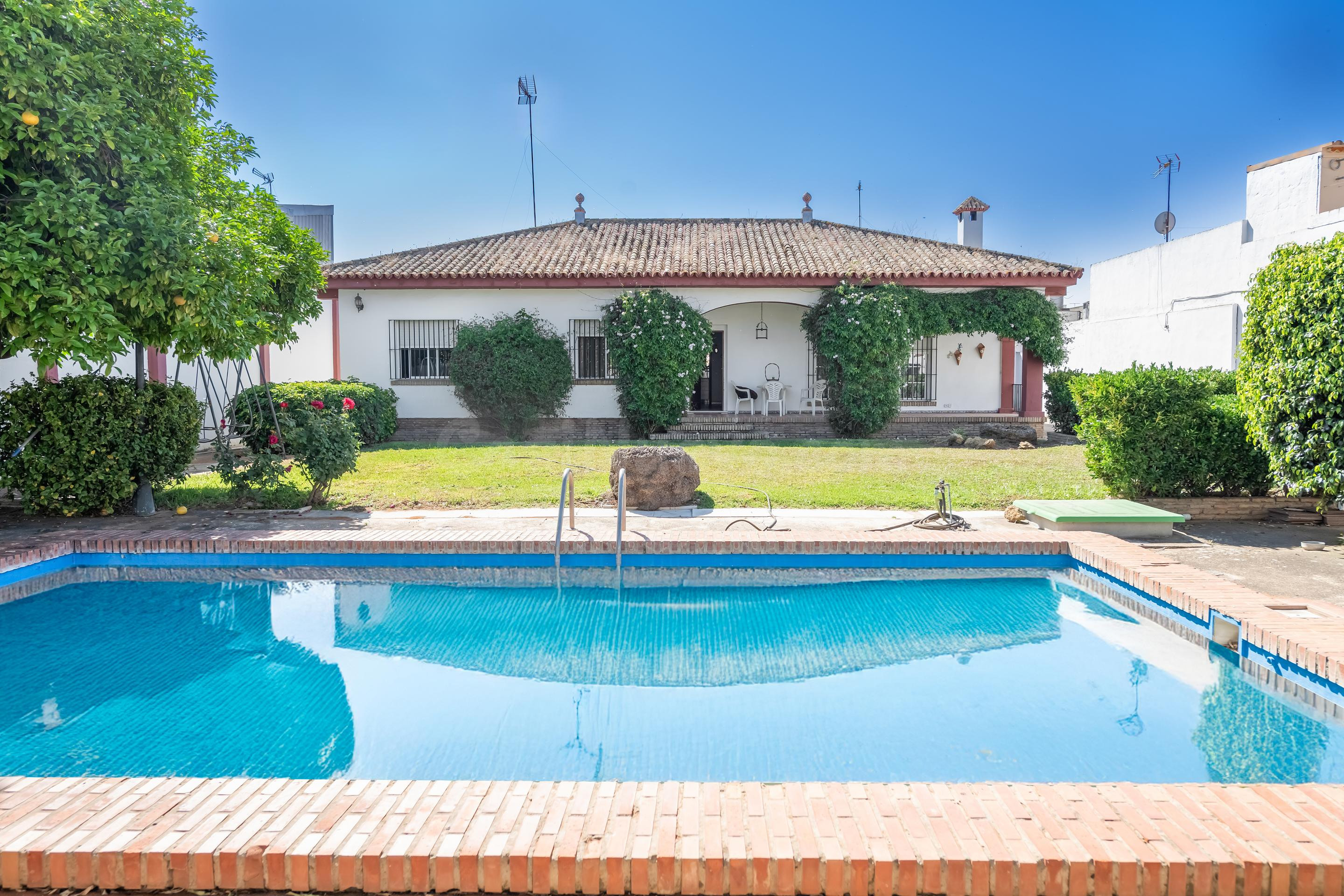 Chalet Independiente con piscina privada