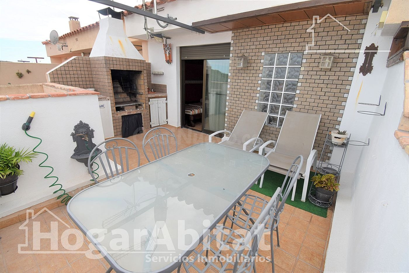 ESPECTACULAR ADOSADO SEMINUEVO DE ENSUEÑO CON PISCINA CLIMAT - foto 2
