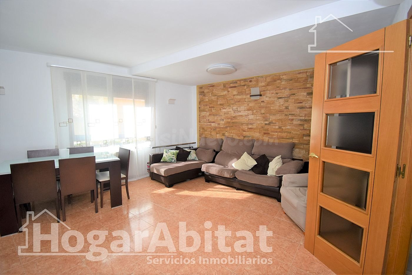 ESPECTACULAR ADOSADO SEMINUEVO DE ENSUEÑO CON PISCINA CLIMAT - foto 3
