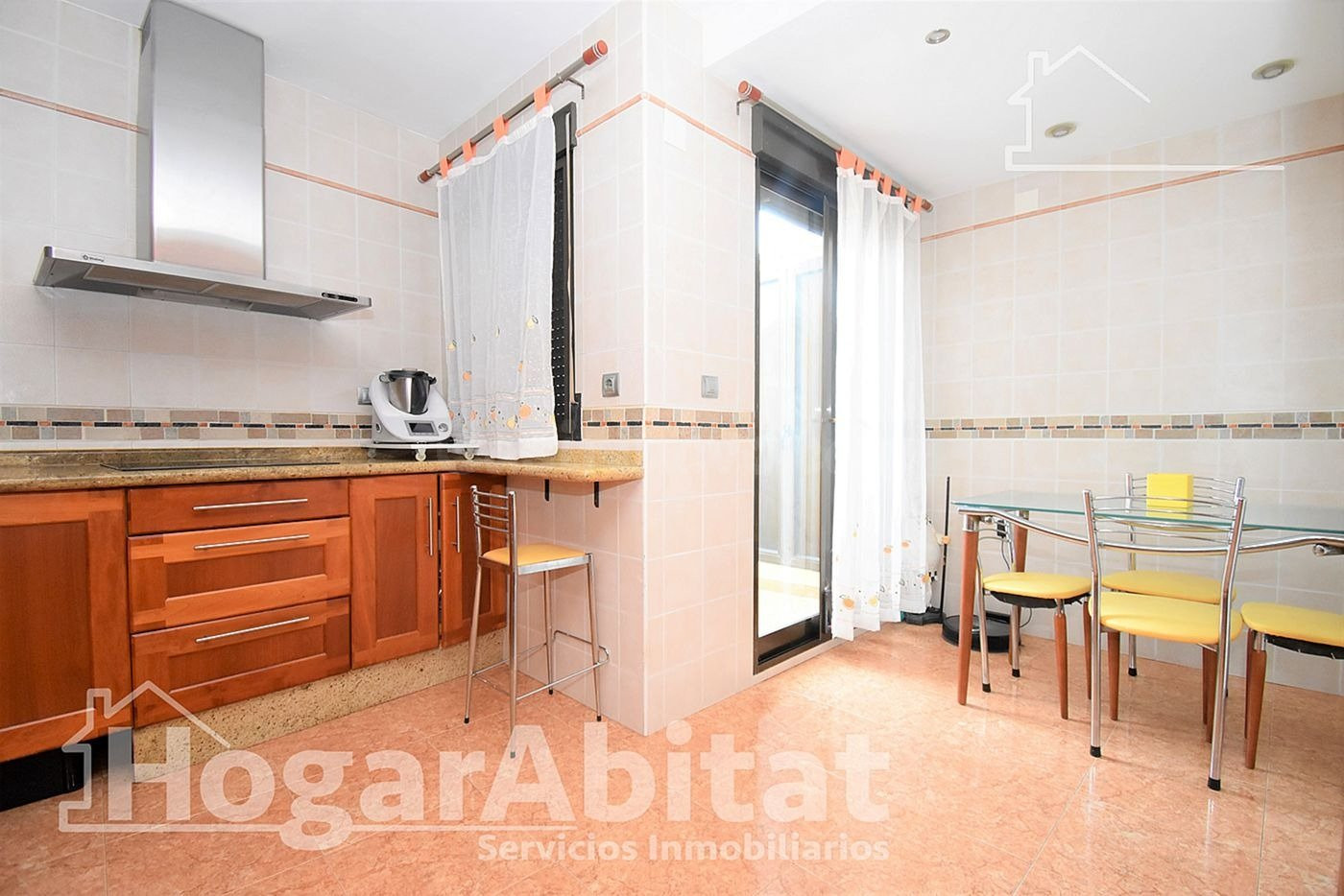 ESPECTACULAR ADOSADO SEMINUEVO DE ENSUEÑO CON PISCINA CLIMAT - foto 5