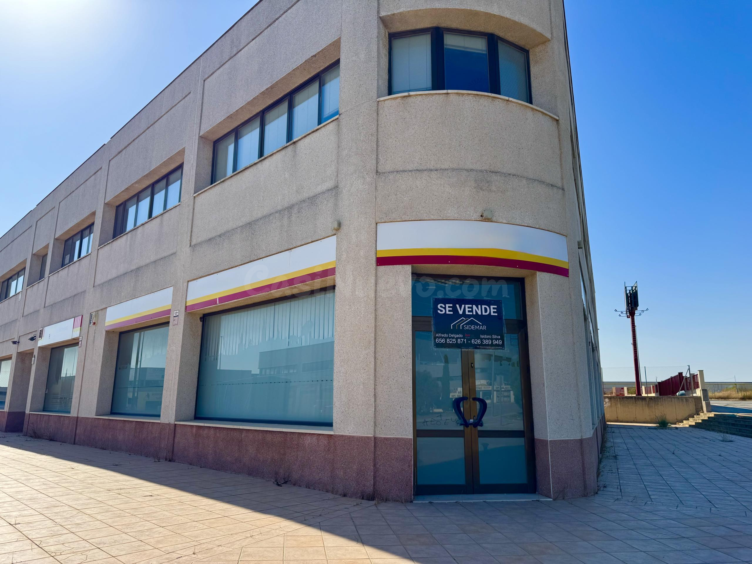 LOCAL COMERCIAL