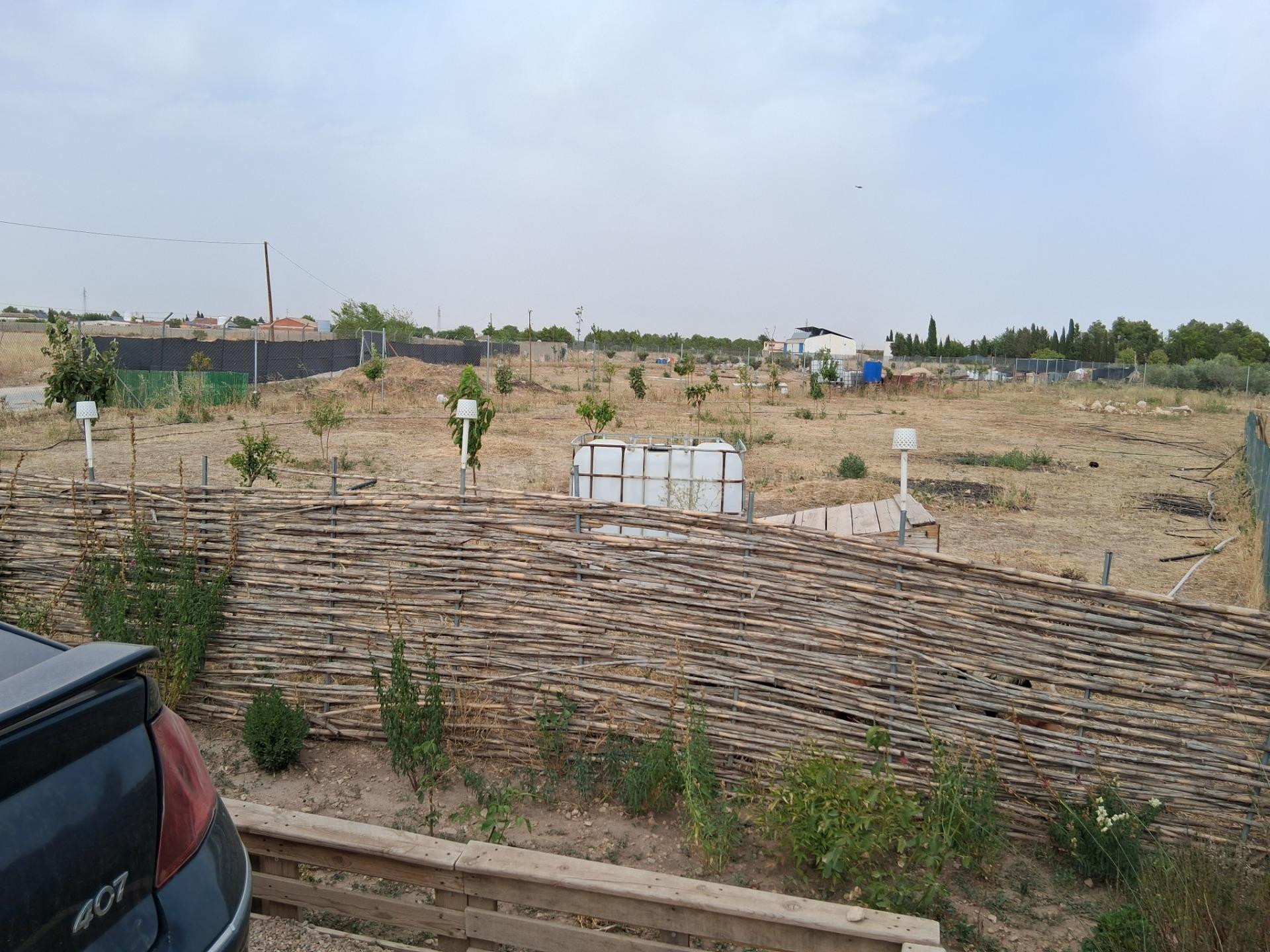 SE VENDE PROINDIVISO CON PEQUEÑA CONSTRUCCIÓN MODULAR - foto 2