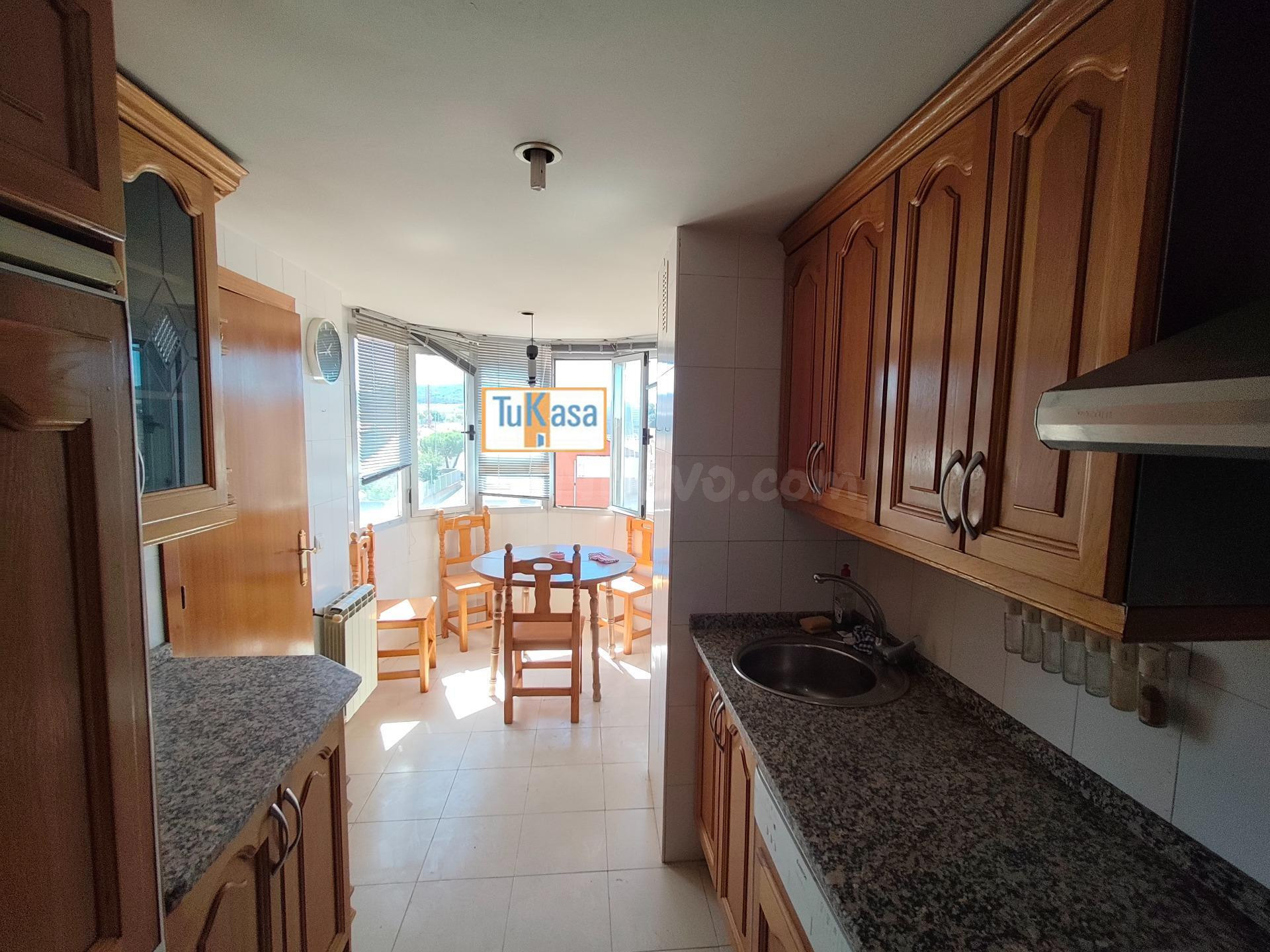 Piso Amplio con Garaje y trastero en Mejostilla - foto 5