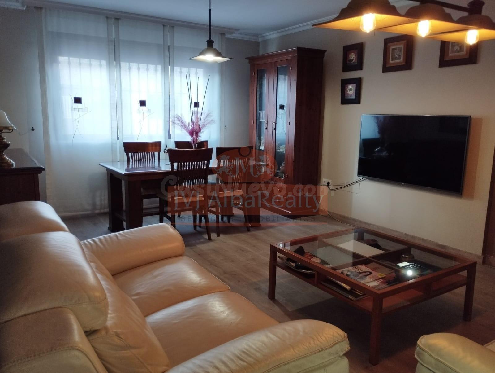 EN VENTA ADOSADO EN MUY BUEN ESTADO, ZONA IMAGINALIA. - foto 3