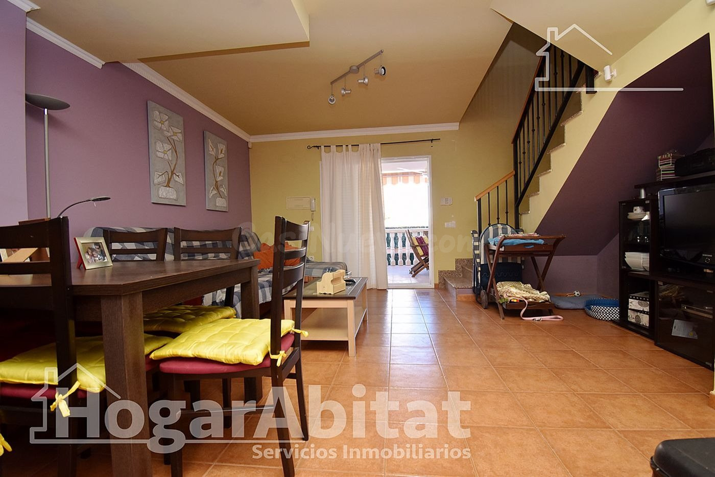 CHALET PAREADO CON TERRAZA Y GARAJE JUNTO A LA PLAYA