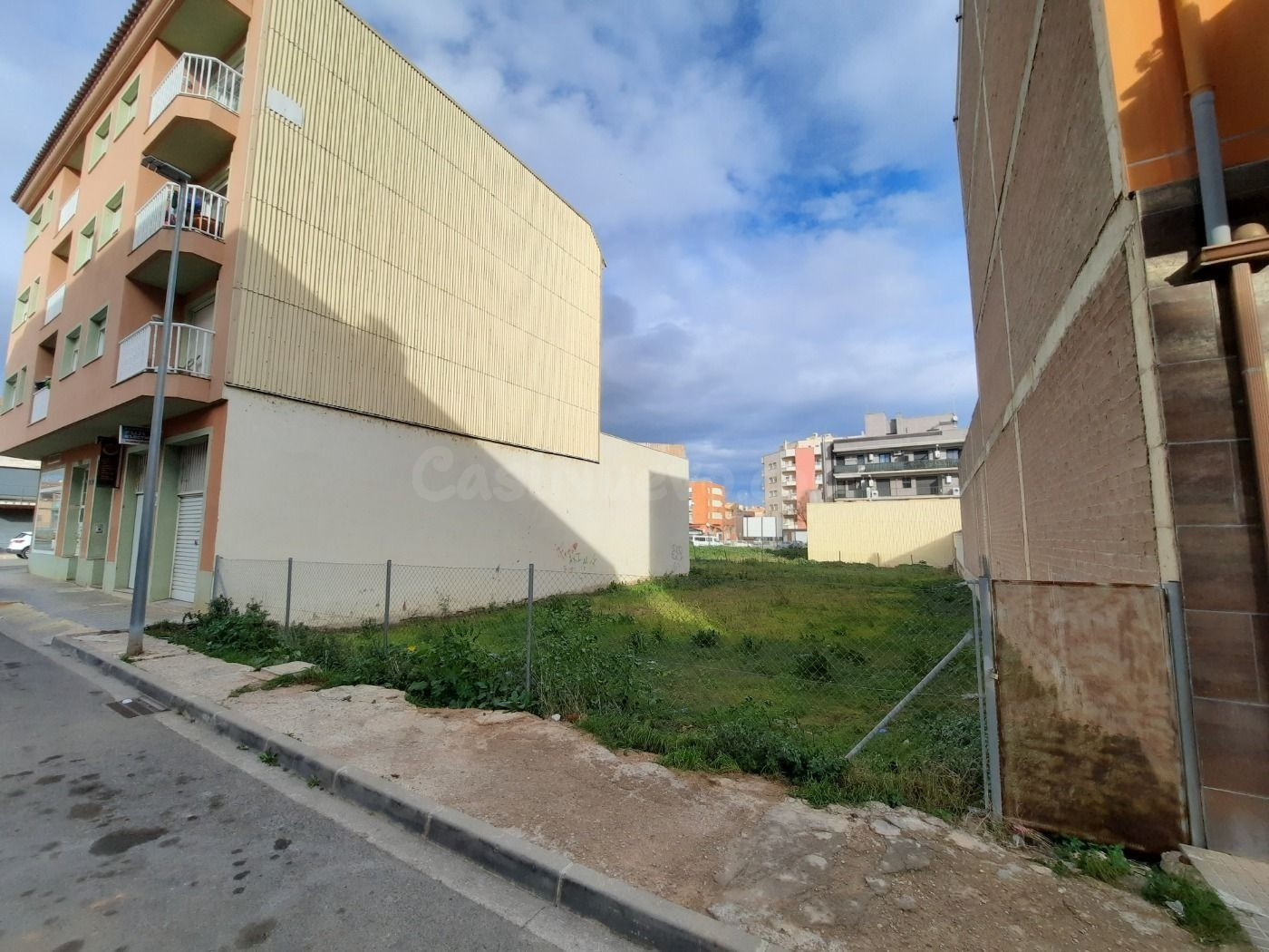 GRAN TERRENO EDIFICABLE - foto 5