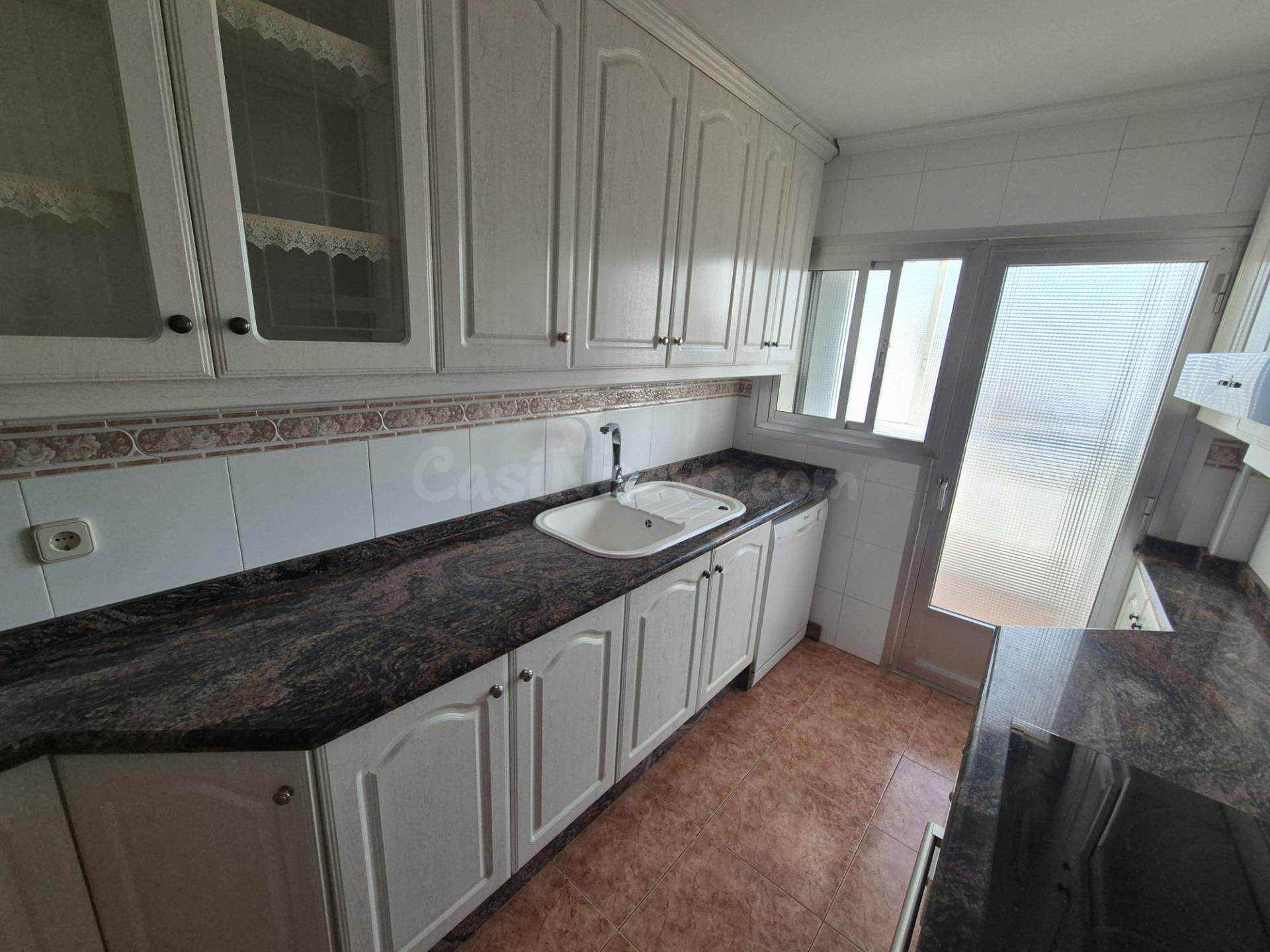 AMPLIO PISO EN ALQUILER PARA ESTUDIANTES ZONA ENSANCHE-VILLACERRADA. - foto 2
