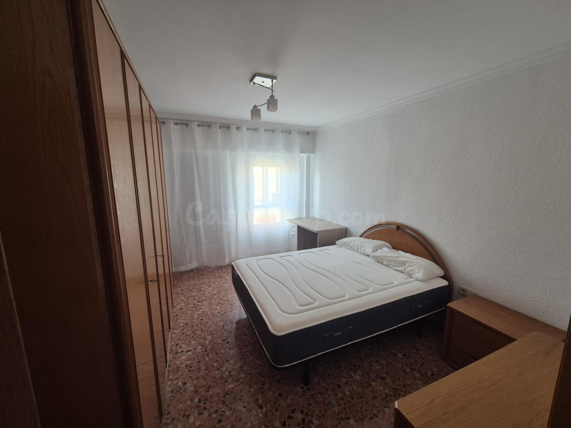 AMPLIO PISO EN ALQUILER PARA ESTUDIANTES ZONA ENSANCHE-VILLACERRADA. - foto 4
