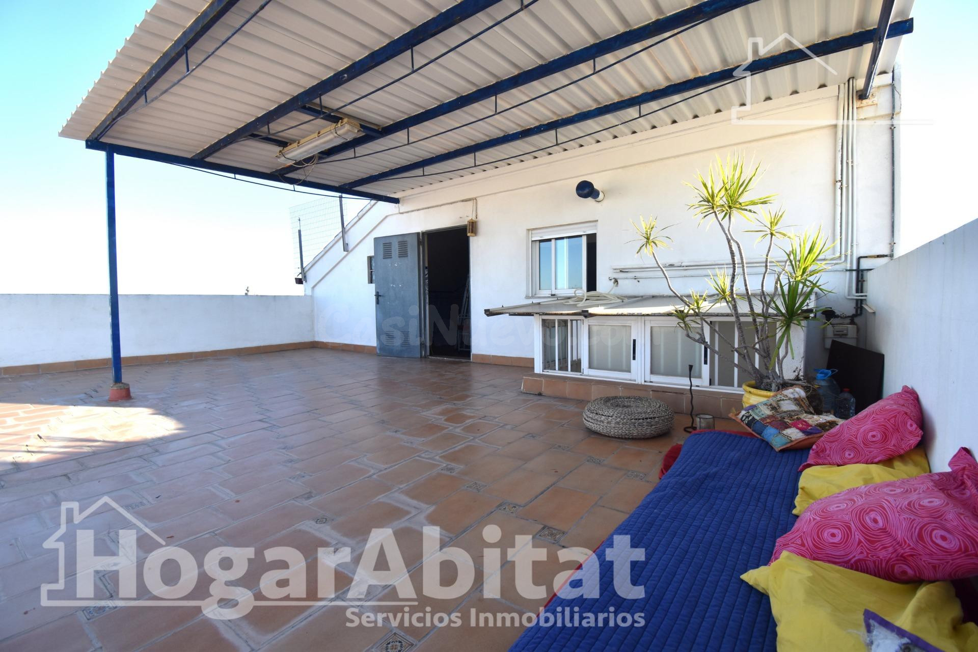 SEMINUEVO, AMPLIO Y CON TERRAZA - foto 3
