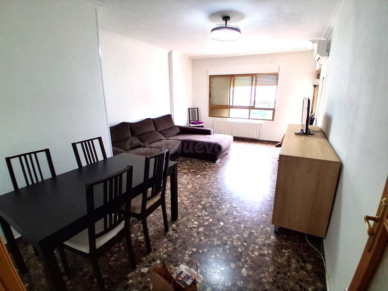 AMPLIA VIVIENDA IDEAL PARA ESTUDIANTE ZONA CARRETAS - foto 2