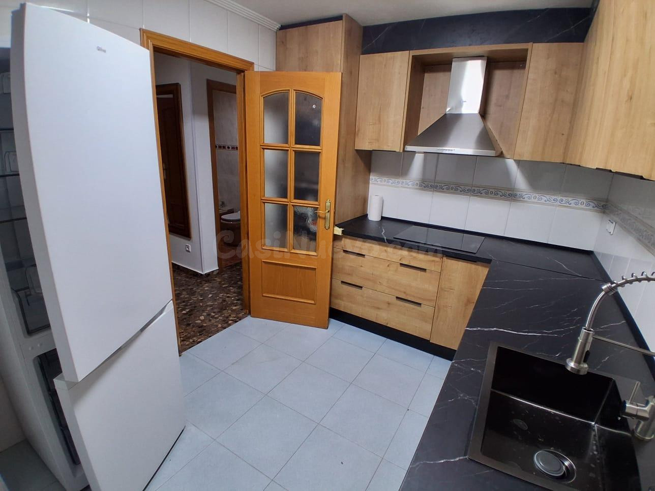 AMPLIA VIVIENDA IDEAL PARA ESTUDIANTE ZONA CARRETAS - foto 4