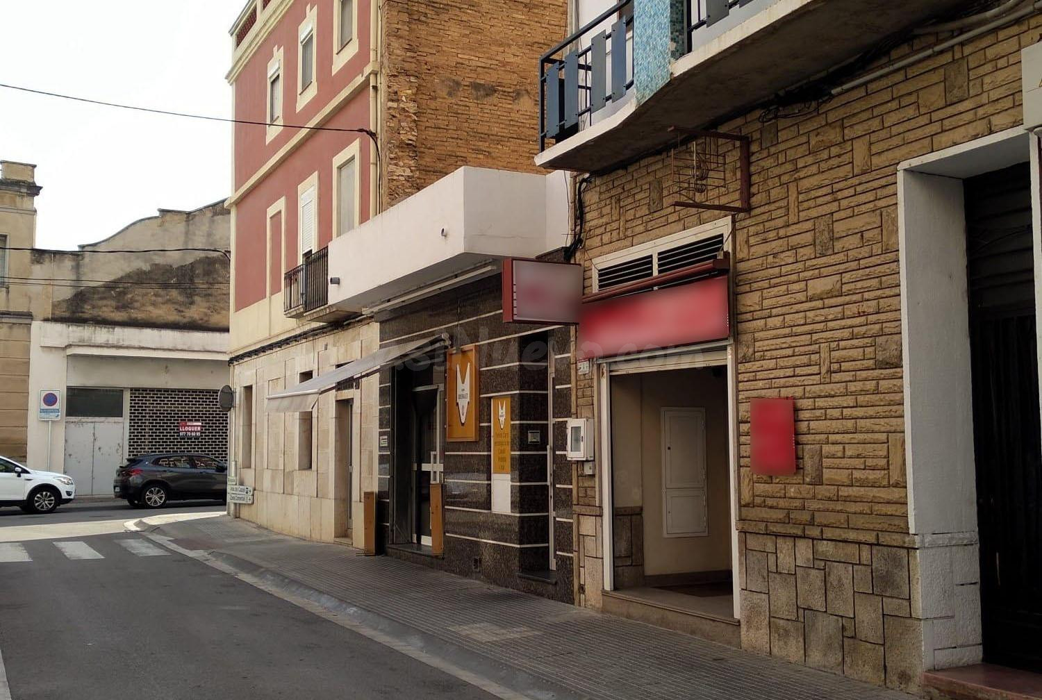 LOCAL COMERCIAL EN CALLE DE PASO OBLIGADO - foto 4