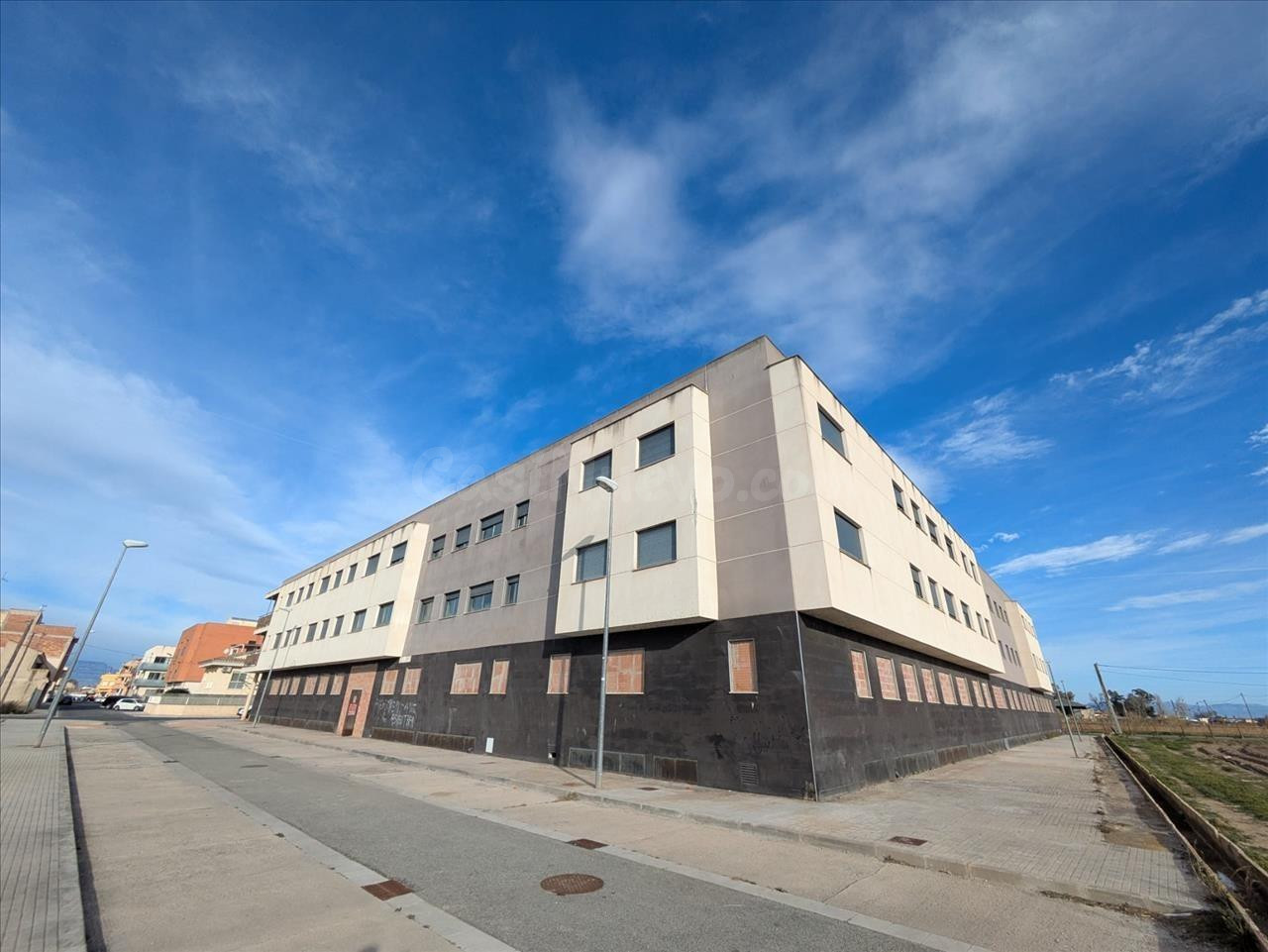 EDIFICIO EN DELTEBRE