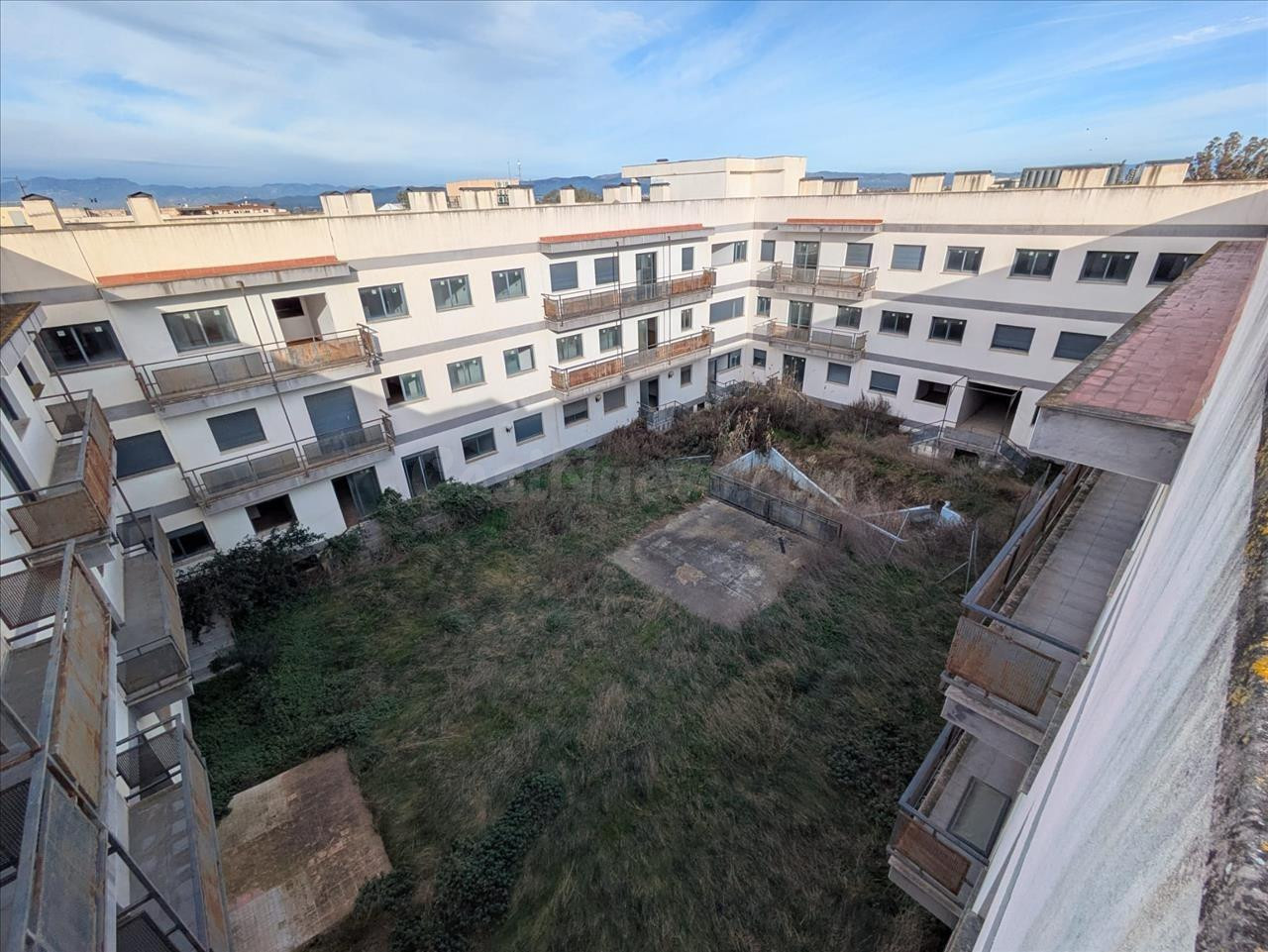 EDIFICIO EN DELTEBRE - foto 2