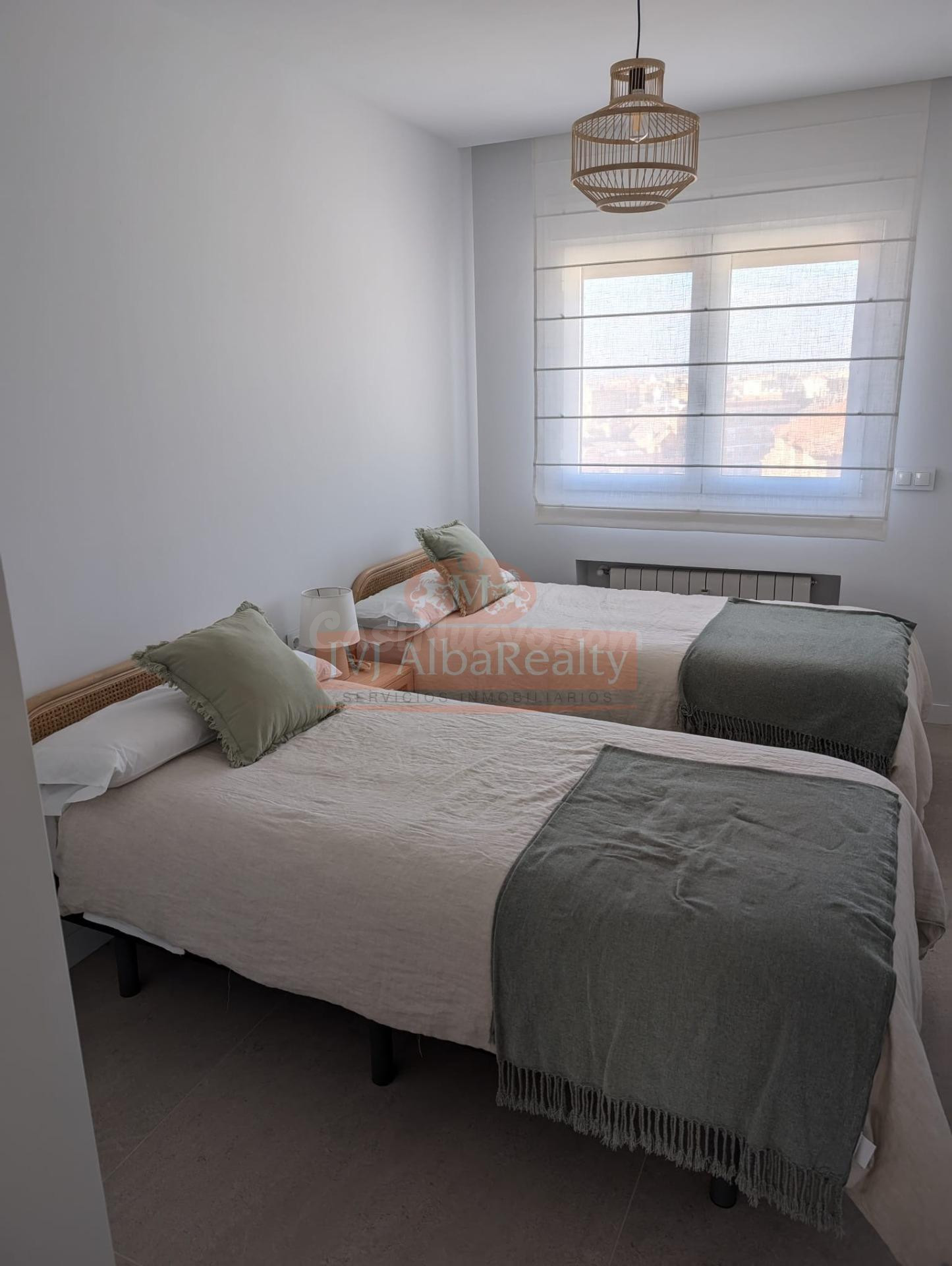 ESPECTACULAR APARTAMENTO EN ALQUILER EN PLAZA ALTOZANO ( CON GARAJE ) - foto 5