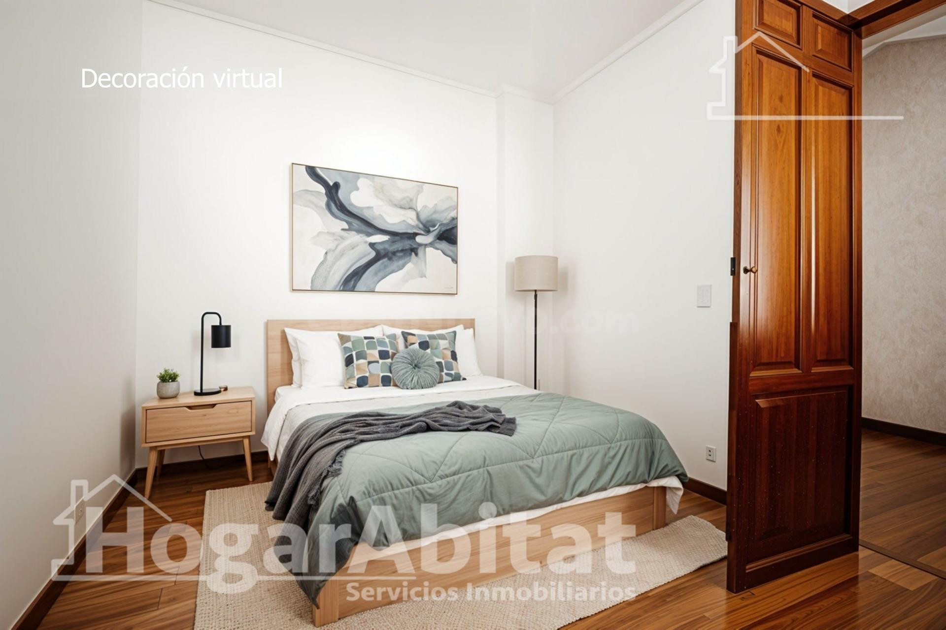 Amplia casa con dos terrazas y garaje
