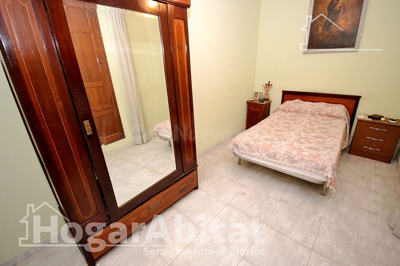 Amplia casa con dos terrazas y garaje - foto 4