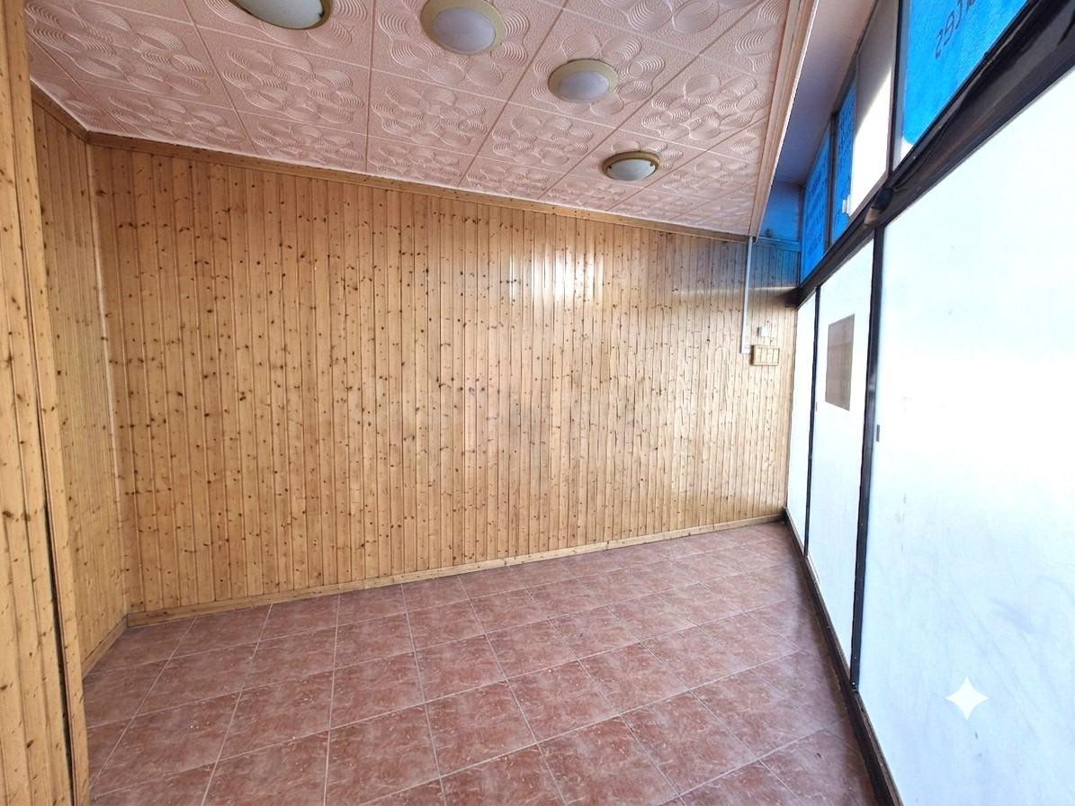 GRAN ESCAPARATE Y UBICACIÓN INMEJORABLE - foto 3