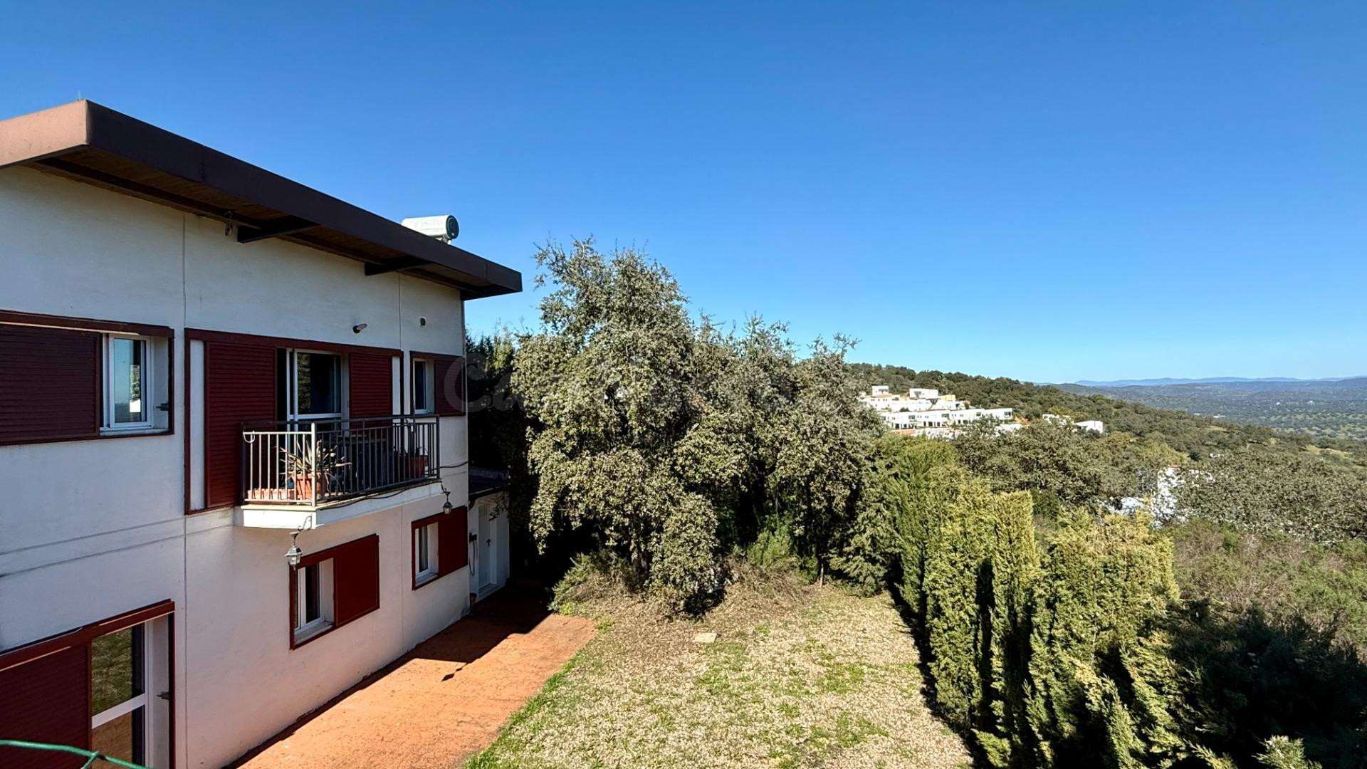 Magnífico chalet en El Castillo de las Guardas