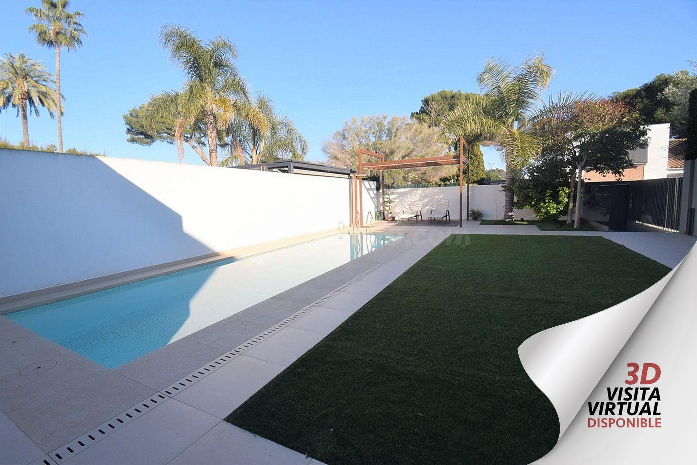 ESPECTACULAR CHALET DE LUJO CON PISCINA, TERRAZA, JARDÍN Y GARAJE