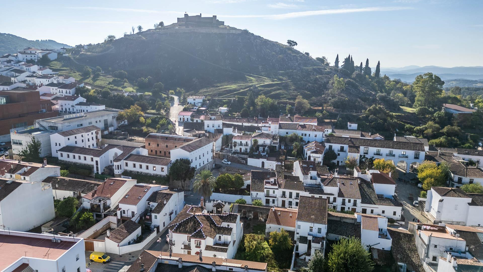 Magnífica casa en la mejor zona de Aracena - foto 4