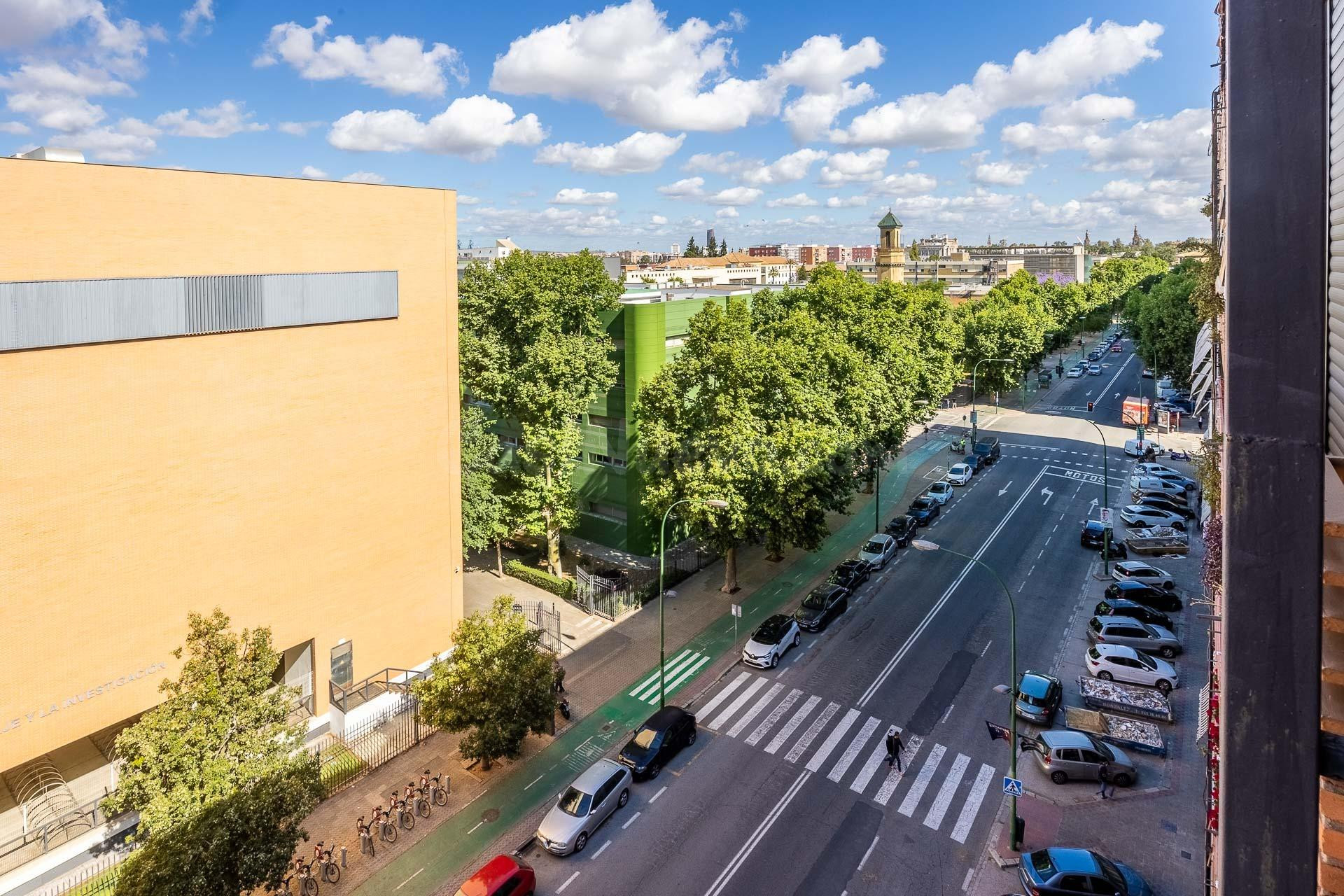 Fabuloso piso en uno de los mejores edificios de la Avenida  - foto 4