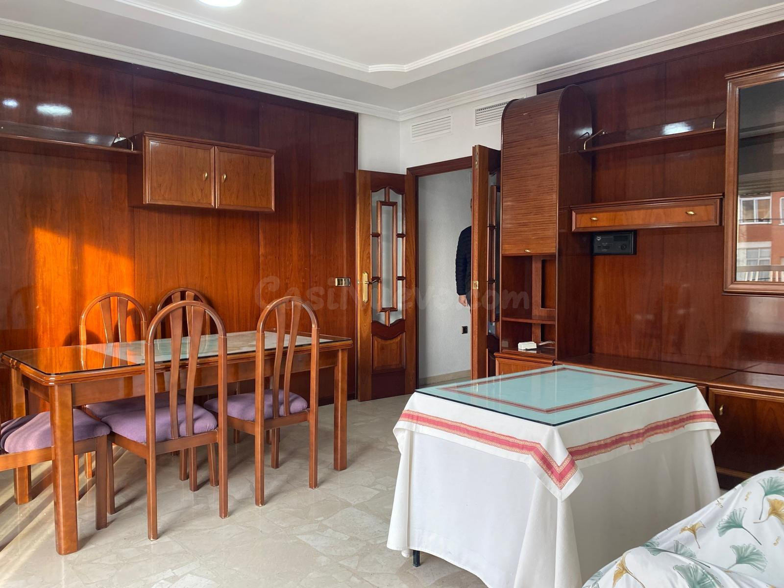 PISO DE 4 DORMITORIOS , 2 BAÑOS  Y PLAZA DE GARAJE EN SAN ROQUE - foto 3