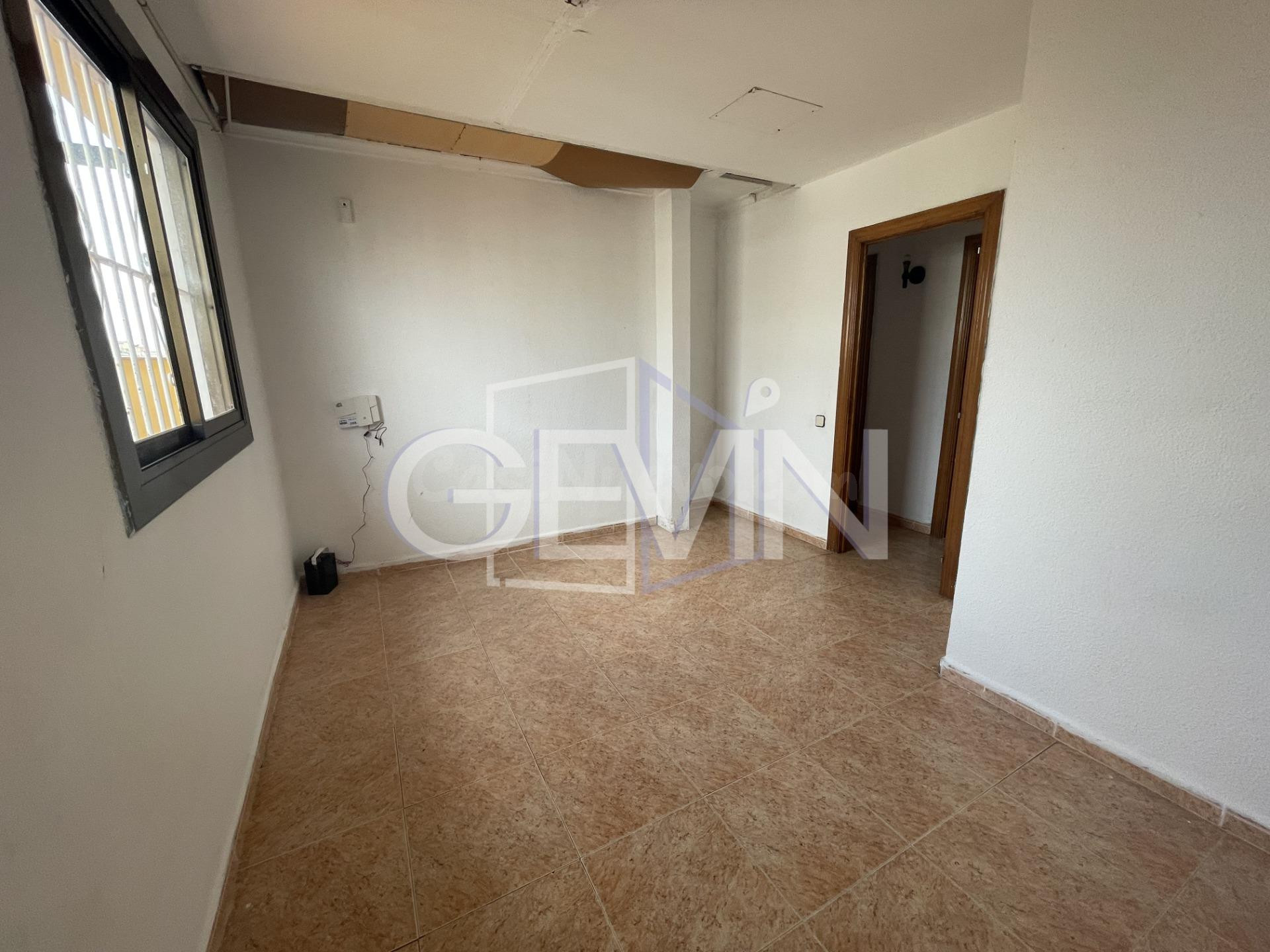 Piso 3 habitaciones, ático, con ascensor, para reformar, Zon - foto 5