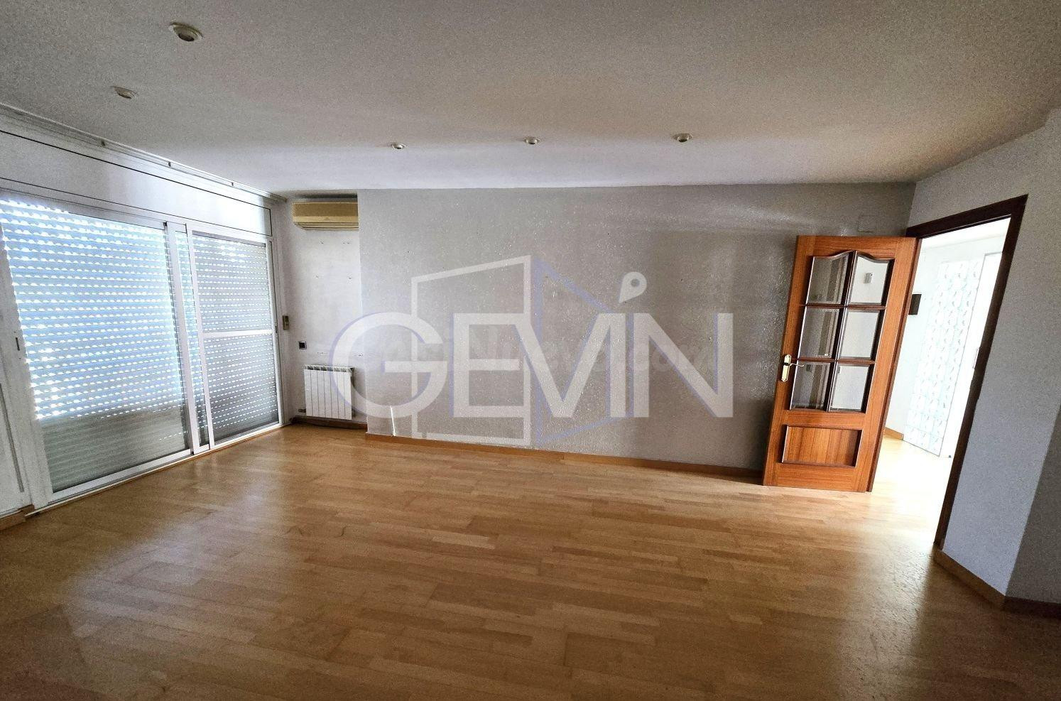 Espectacular Dúplex de 4 habitaciones en el Corazón de Rubí - foto 2