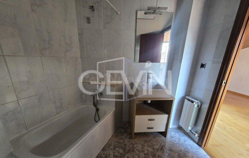 Espectacular Dúplex de 4 habitaciones en el Corazón de Rubí - foto 4