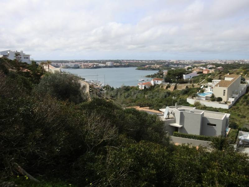 Solar En Cala LLonga con magníficas Vistas al Puerto de Mahó - foto 4