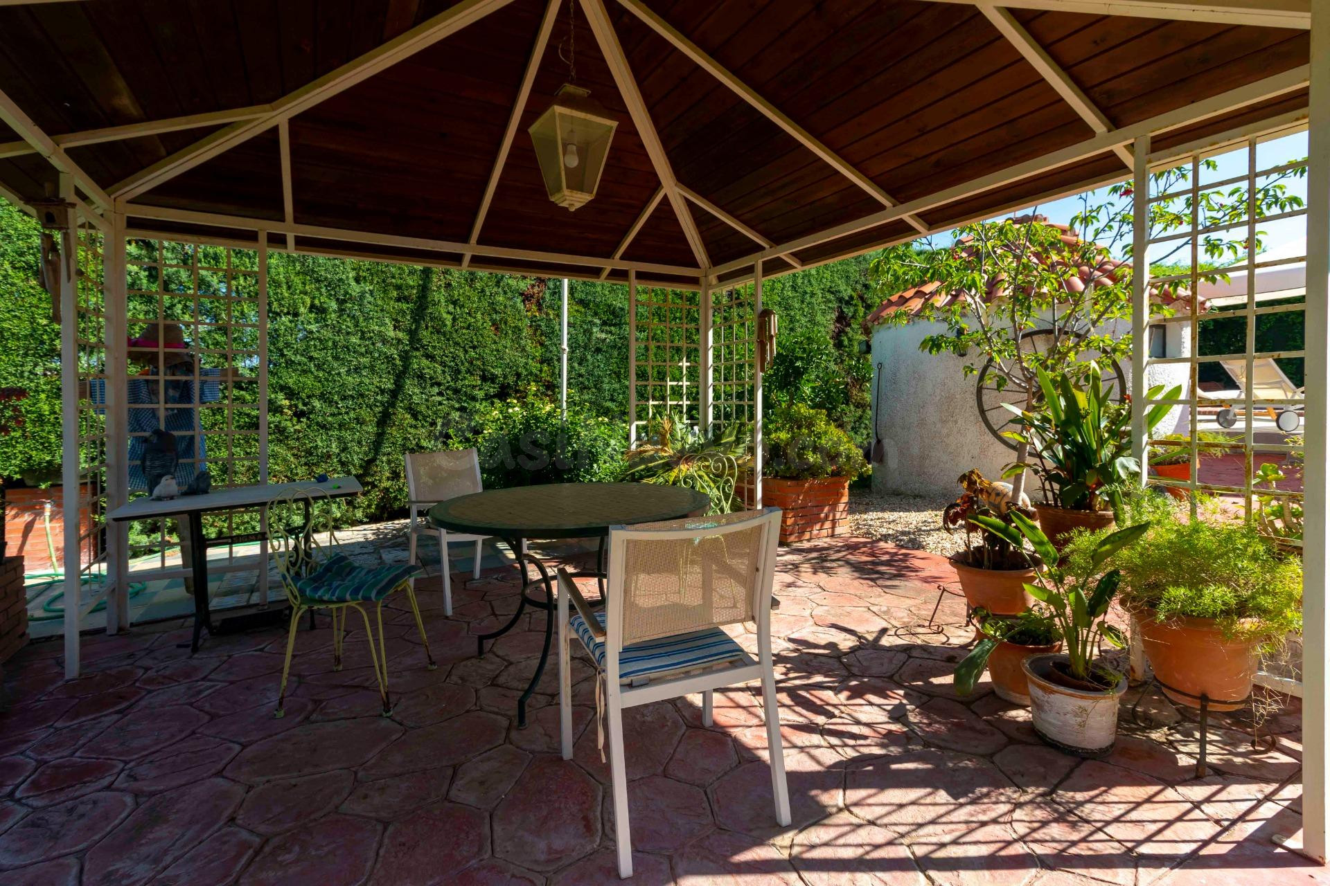 PRECIOSO CHALET EN URBANIZACIÓN LAS LOMAS - foto 5